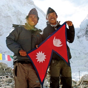 OutsideOnline Flying Off Everest flying off Everest journey from sea summit sherpas Dave Costello Dave Costello 8 months Bay of Bengal Ganges river kayak paraglide paraglider climb peak ocean sea Lakpa Tsheri Sherpa Sano Babu Sunuwar Nepali flag base camp