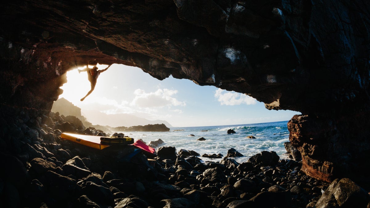 Bouldering in Oahu, Hawaii