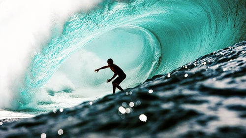 There's only so much a watch can do when you're right in the tube, but the Glassy Pro has some great features for your pre- and post-ride.