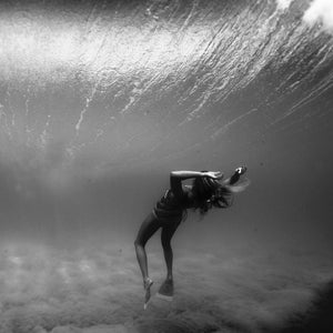 Stephanie Gilmore Surfing Viewfinder OutsideOnline