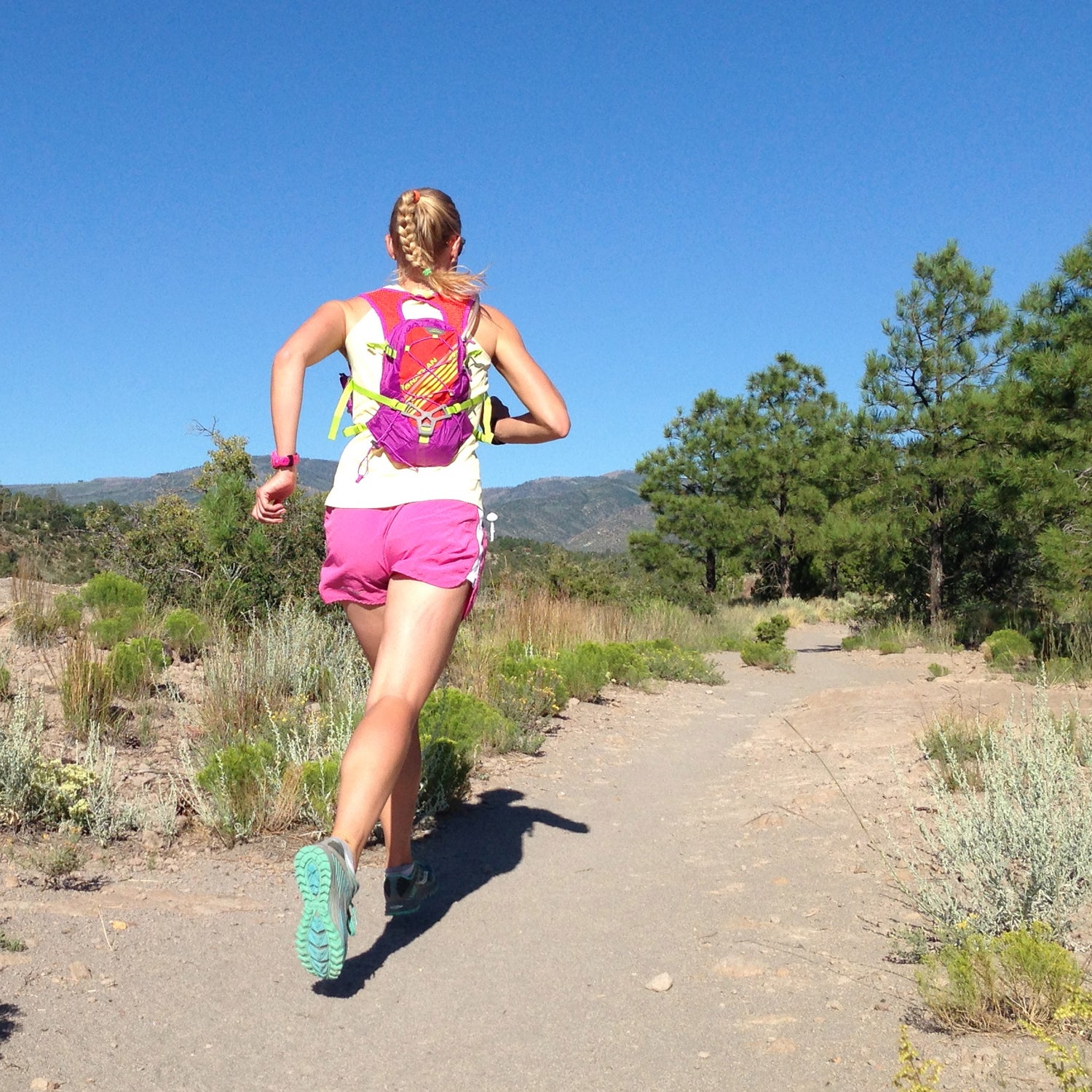 Nathan packs shop trail running