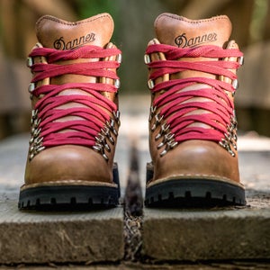 danner mountain light cascade wild reese witherspoon hiking boots cheryl strayed