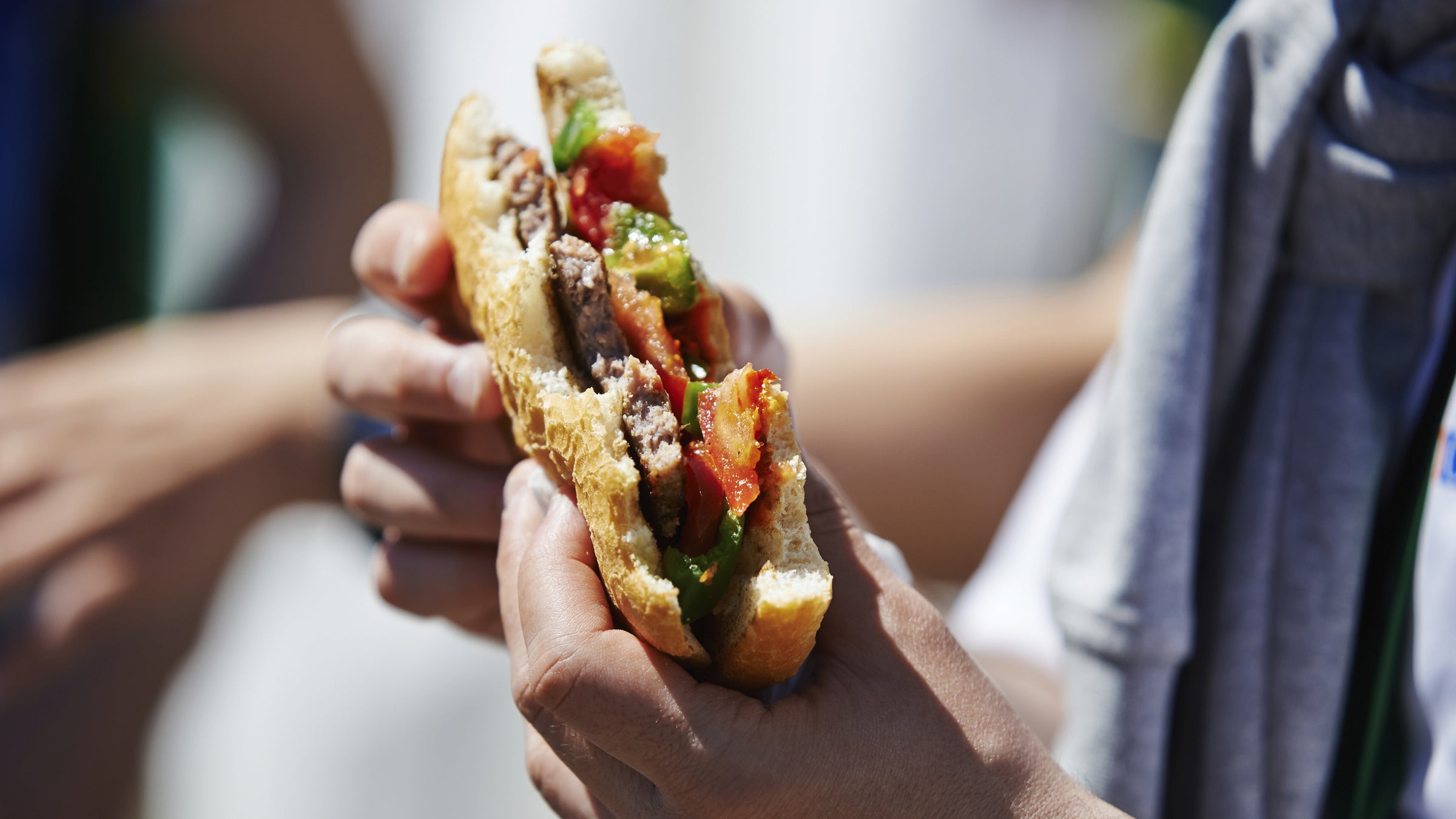 green chile cheeseburger chiles eat and drink outsideonline.com