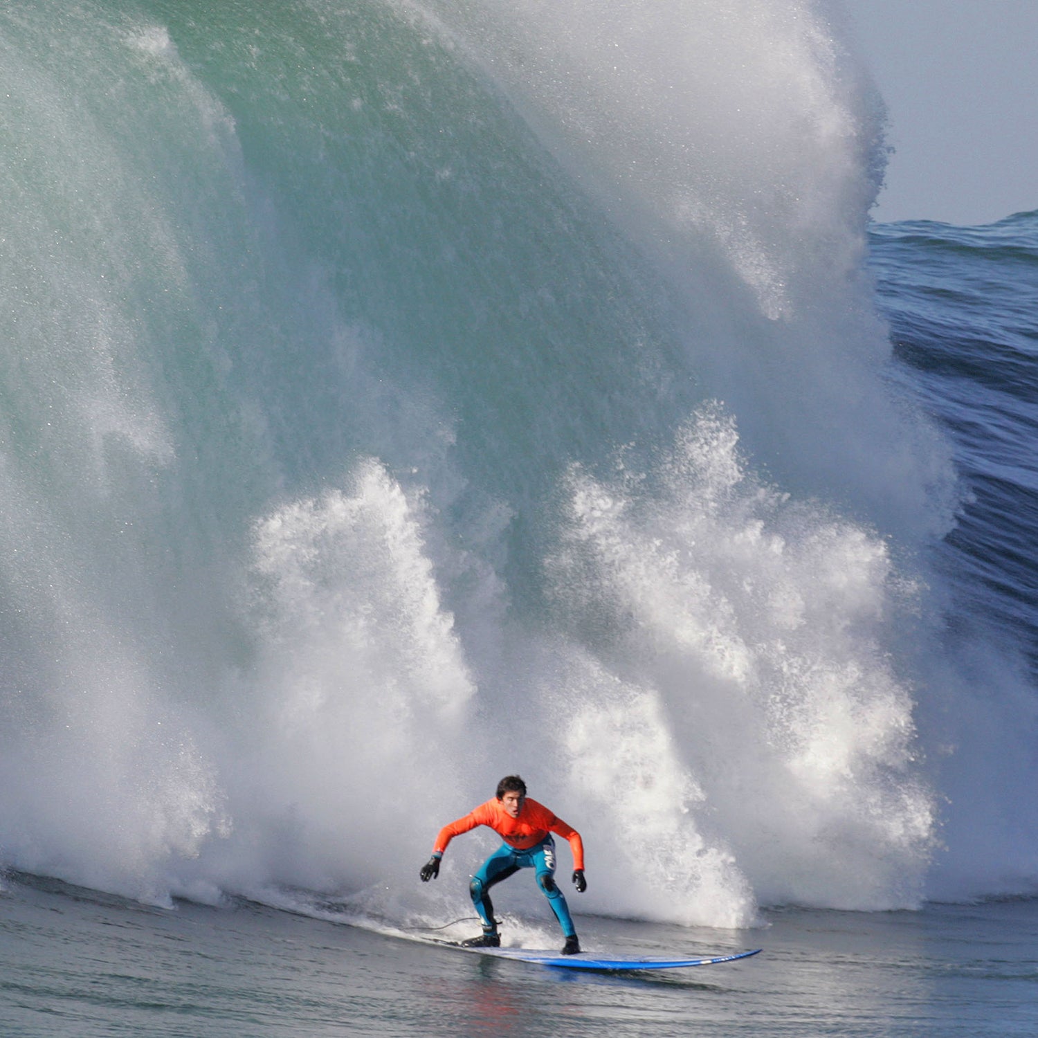 mavericks waves surfers