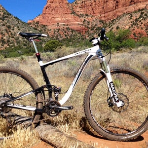 German component manufacturer Magura's eLect system can automatically lock and unlock a bike's suspension.