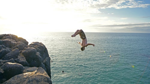cliff diving outside magazine outside online the stream adventure neurology neurobiology blue mind red mind wallace j. nichols ocean sea water meditate blue mind conference stress chronic stress
