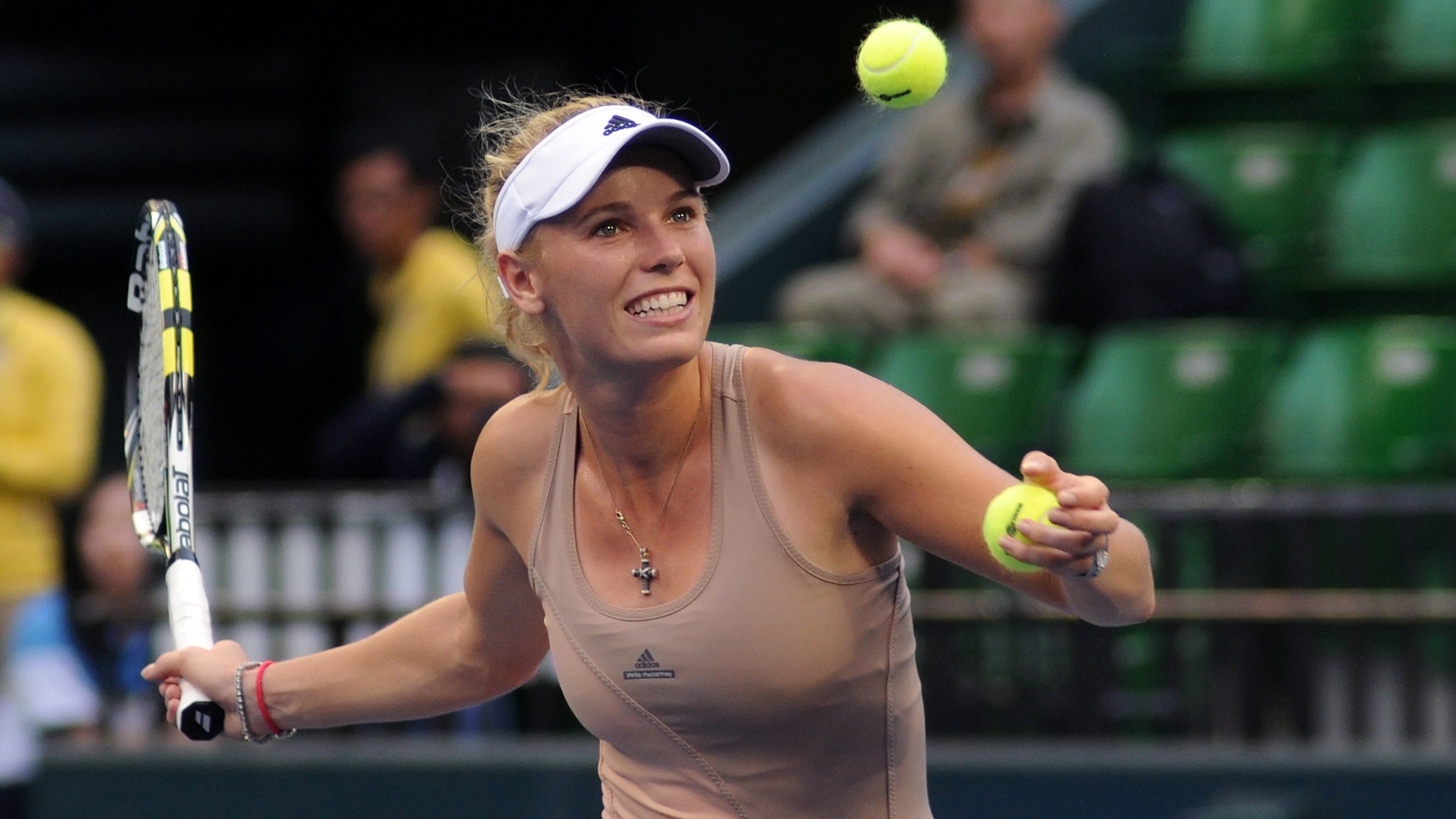 caroline wozniacki lance armstrong ny marathon running outside p diddy pam anderson bobby flay haruki murakami al roker