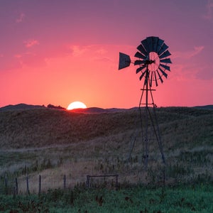 The Ogallala aquifer supplies the Great Plains and is one of the world's largest aquifers.