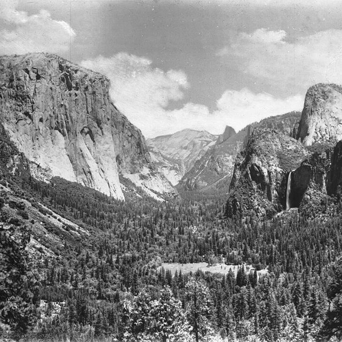 Best For: Quiet Meditation

Though it’s unclear if some of the most famous drawings of Yosemite originated from this vantage or somewhere nearby, the spot is enough to induce hysteria in most plein-air artists. The east-facing overlook is a lot less crowded than Tunnel View or Glacier Point, but its panorama is just as marvelous.

To start your hike, leave from Tunnel View and follow the Pohono Trail toward Glacier Point. A short climb and an easy walk along old Stagecoach Road will give you with a quiet view that’s often all your own.

From Artist Point, you can continue on the Pohono Trail to several other vistas, including Inspiration and Dewey. If you’re looking for a 3,000-foot climb and view of everything Yosemite has to offer, follow the trail to where it ends at Glacier Point.