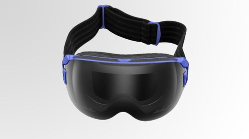 A battery-powered heat-conductive film helps the F-Bom goggles stay fog-free all day.