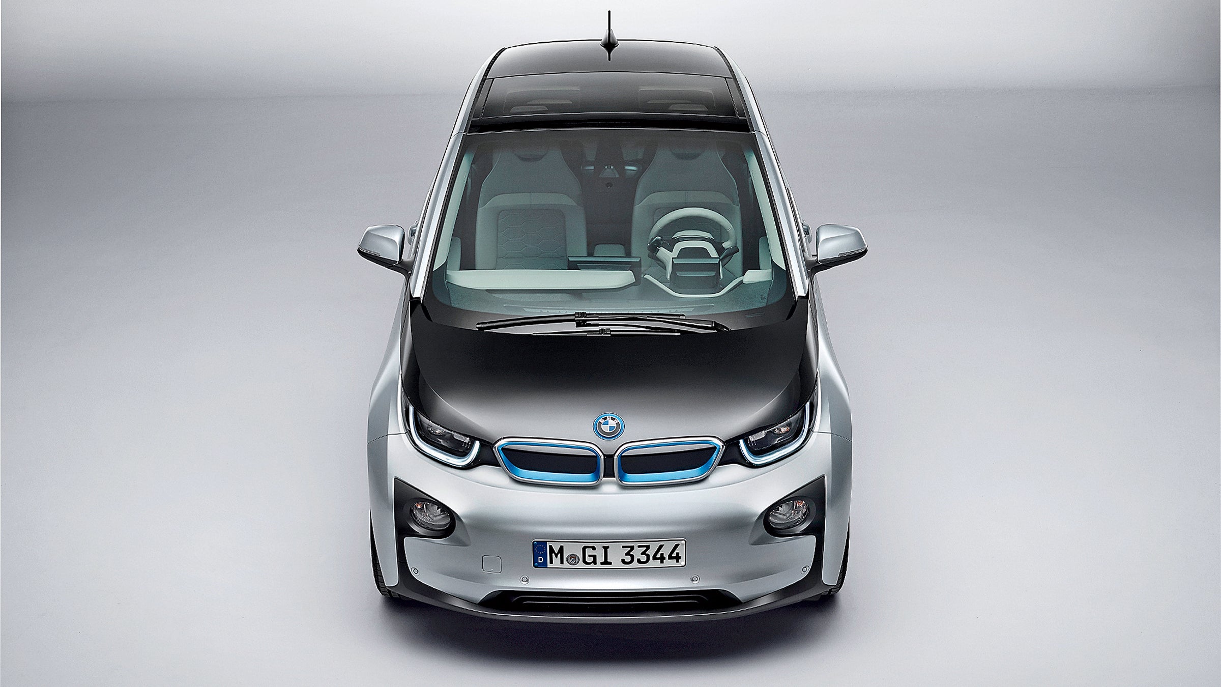 bmw 13 cars autos outside