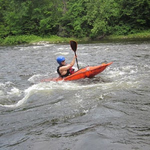 Testing out the Zen paddling life vest.