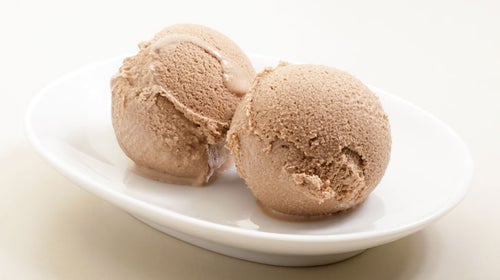 It's almost unheard of for the scrotum to freeze on the thigh.