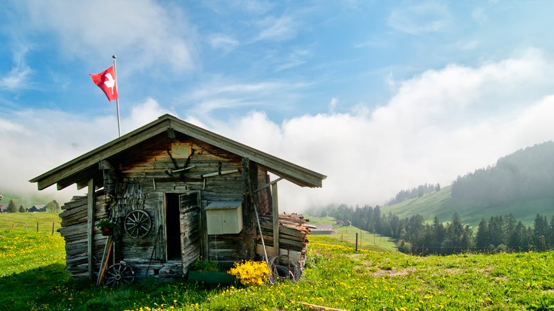 Hiking in clearance the swiss alps