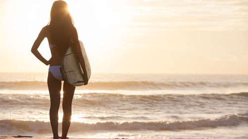 Is it really safer to surf in the evening?