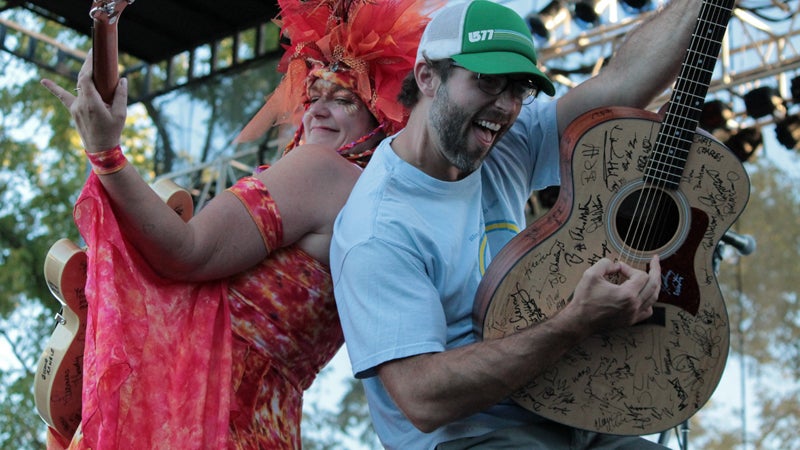 ϳԹOnline Roots N Blues N BBQ Festival Missouri Columbia performance guitar stage