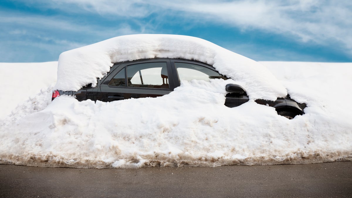 What Do I Need in My Winter Emergency Car Kit?