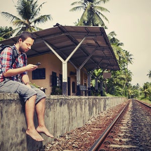 OutsideOnline best apps free phone smartphone travel guide no shoes iPhone