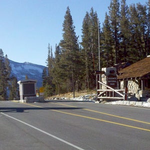 Tioga Pass, Entrance Station, Yosemite National Park, California, Winter, Snow,