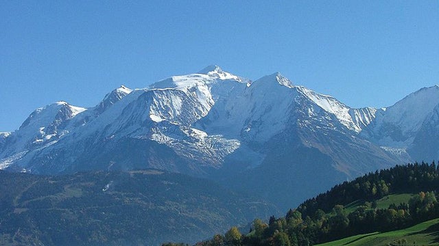 alps cable car fall baby survives parents dead arrest freight