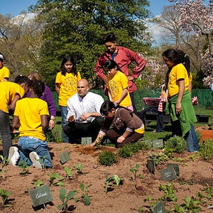 Michelle Obama Sam Kass Garden White House South Lawn