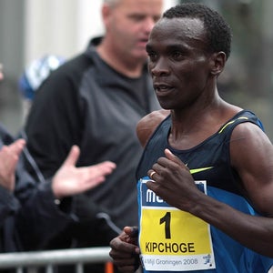 Eliud Kipchoge, the 2008 5,000-meter world champion, won his first World Marathon Major Sunday.