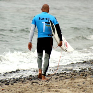 kelly slater injury surfing fiji cloudbreak