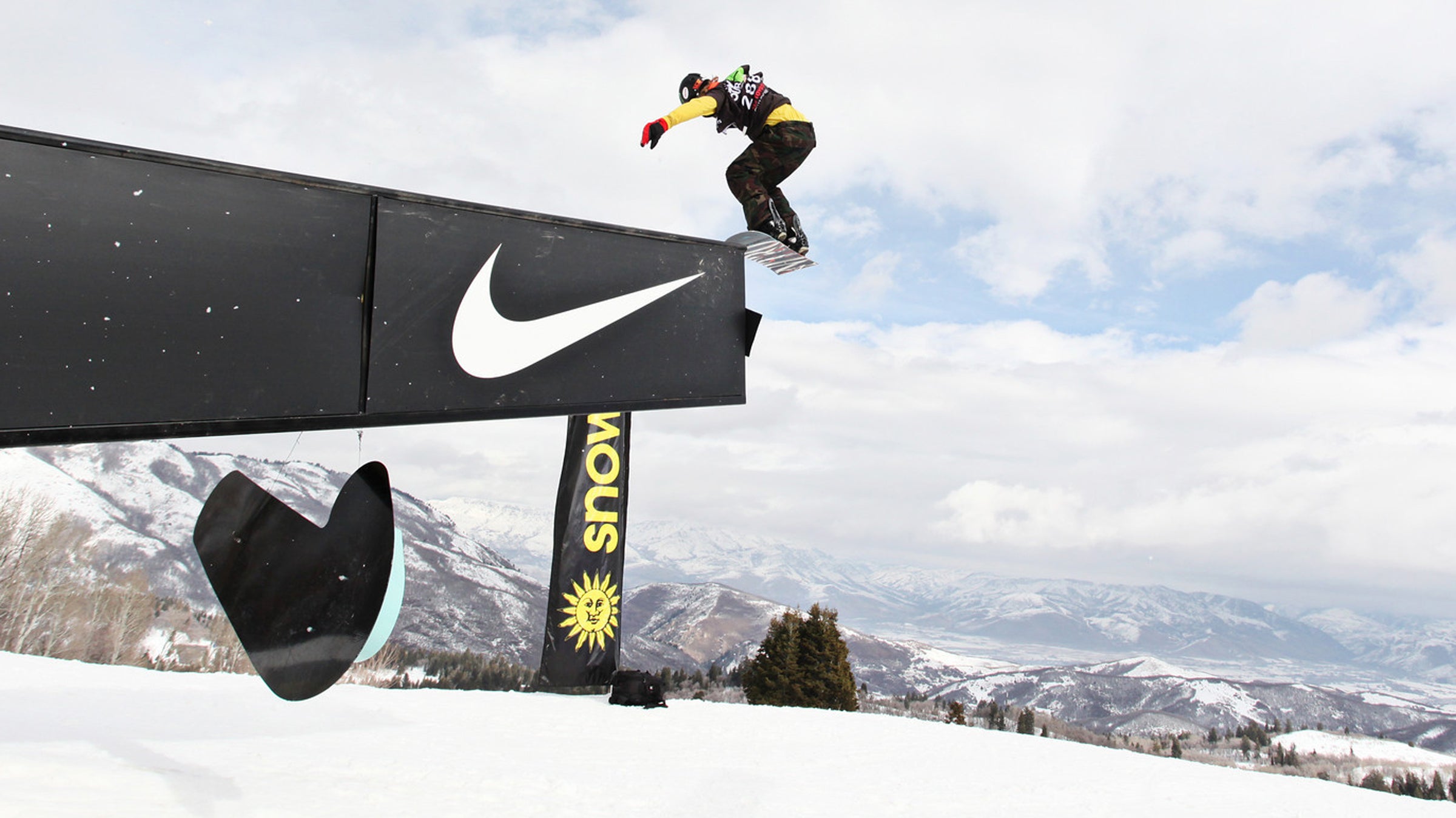 Nike Drops Snowboarding Sage Kotsenburg H 