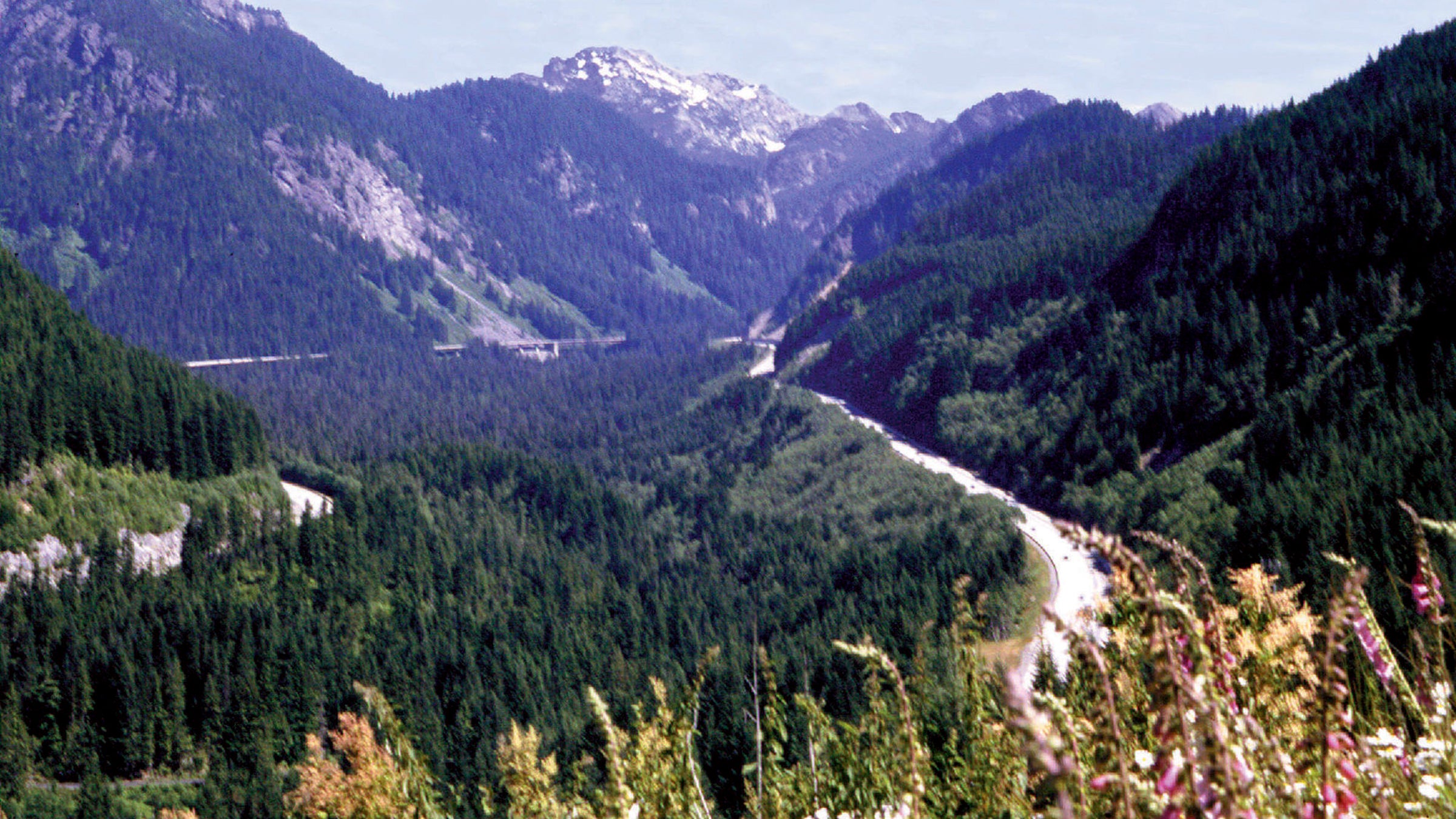 snoqualmie pass washingtone kula kula basin hiker