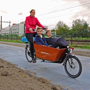 solaroad netherlands dutch solar panels solar power solar energy Krommenie tno netherlands solar road silicon solar panel hannah weinberger outside online outside magazine news from the field outside