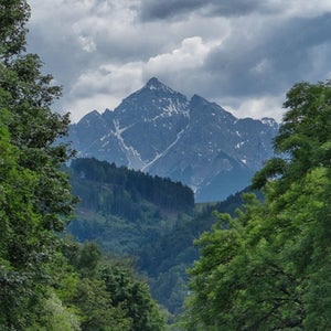 Austria hannah weinberger high-altitude high-altitude birth Serles premature birth premie outside magazine outside online tirol Tyrol mountain hut mountain rescue mountaineer news from the field Bergwelt Altar von Tirol Austrian Alps gynaecologist Lienz villach