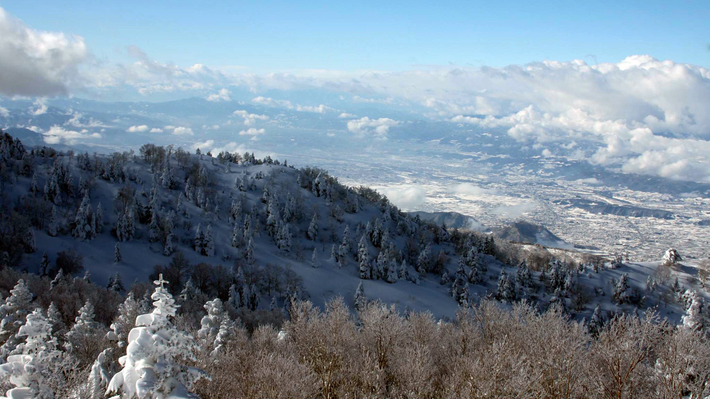 skiing avalanche ryuoo ski park japan