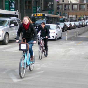 chicago dearborn street biking cycling peopleforbikes safety