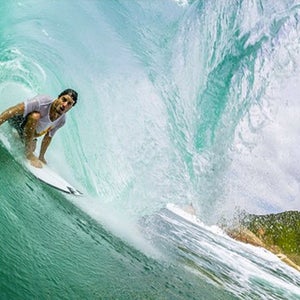 ricardo dos santos surfing