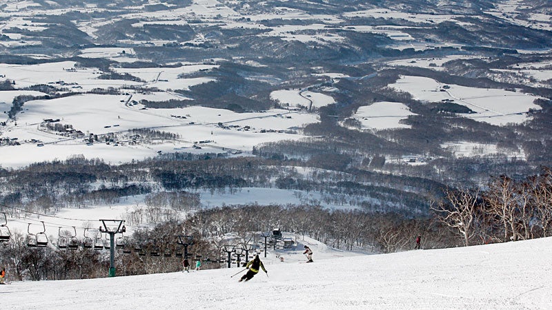 Panorama from Niseko Hirafu Ski resort.