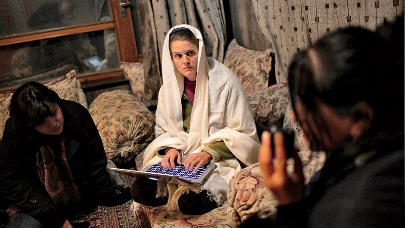 ϳԹ magazine May 2014 landays interview Afghan woman poet writer Eliza Griswold