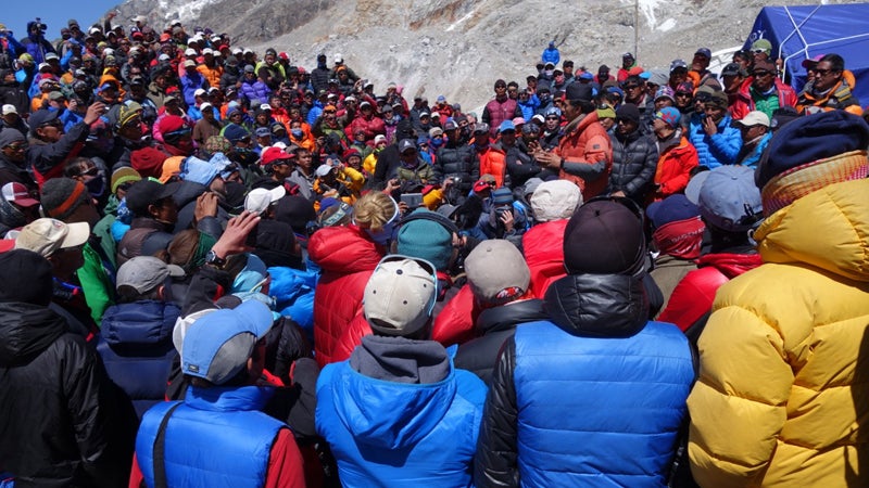 Everest Sherpas Season Down Avalanche