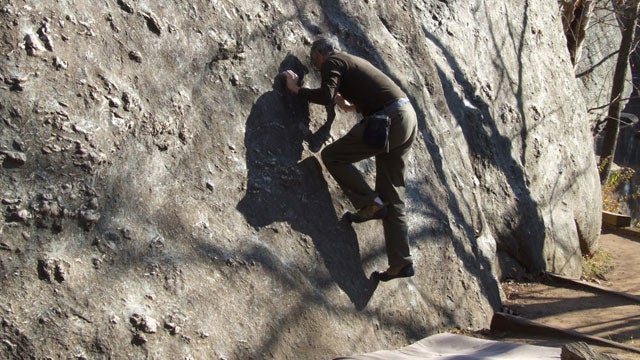 Geoff Farrar bouldering Carderock