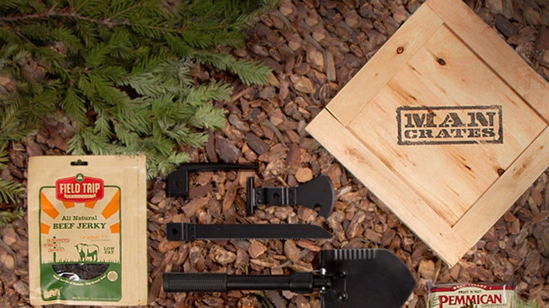 ϳԹOnline survival crate Mancrates outdoor $99 wooden crate trunk shovel ice pick saw paracord knife blanket glow sticks cooking pot stove meal bar beef jerky crowbar large