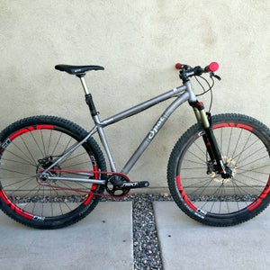 The Spot Cream SS is nice to look at, with a hefty pricetag that may drive away all but dedicated single-speeders.