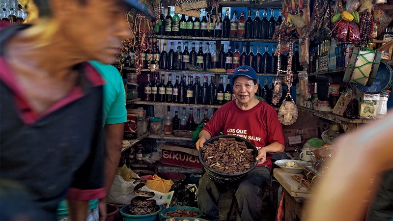 A vendor of chuchuhuasi bark in Witches Alley.