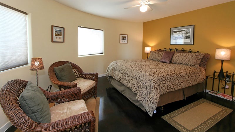 A bedroom at Abbey Road Bed and Breakfast.