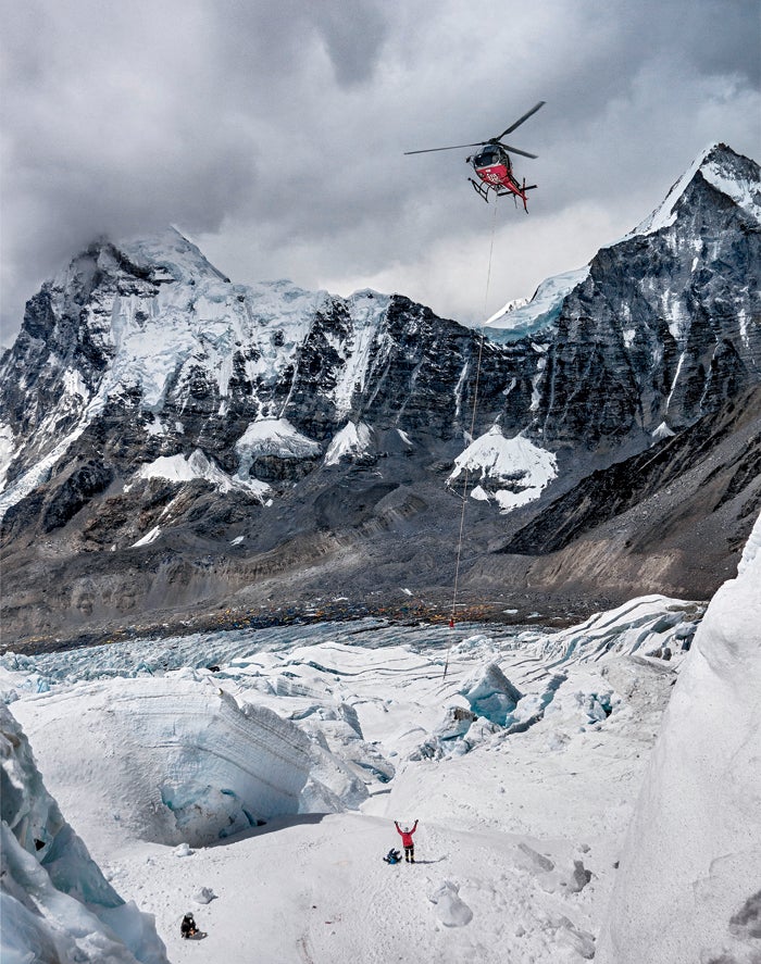 black year, grayson schaffer, sherpas, avalanche, mount everest, nepal, tragedy, mountaineering, rescue, helicopter