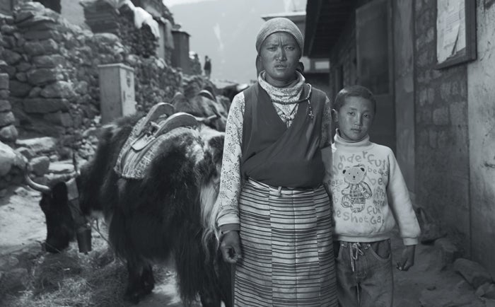 black year, grayson schaffer, sherpas, avalanche, mount everest, nepal, tragedy, mountaineering, dorji sherpa, family