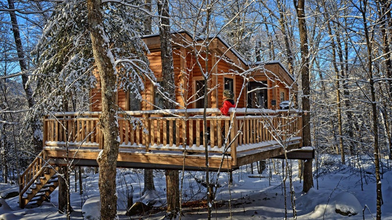 les refuges perches treehouses travel winter outside