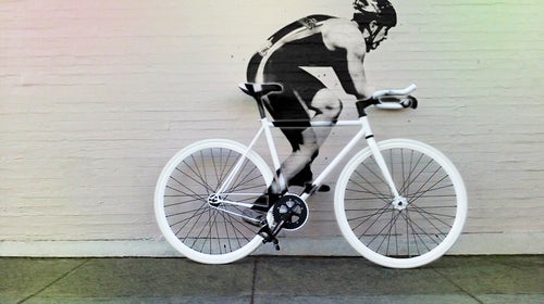 ciclista graffiti pintura pared bicicleta