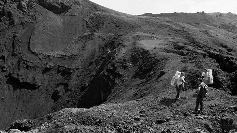 国产吃瓜黑料Online Apollo moon mission Pacific International Space Cen Executive Director Rob Kelso vi Big Island Hawaii lunar landscape train training photos surface unpublished released astronauts 1970 Apollo 15 crew trek Apollo Valley