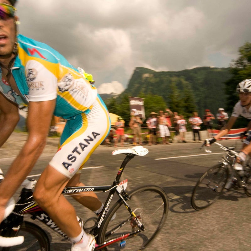 alberto contador andy schleck cycling tour de france