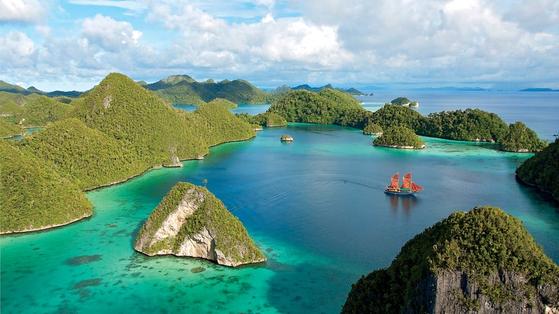 Pulau Wayag Islands Indonesia travel