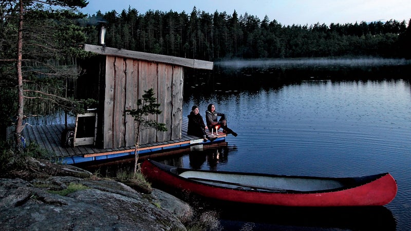 Kolarbyn's sauna on Skärsjön lake.
